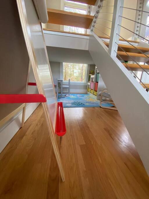 Villa Luxury Modern Waterfront Retreat Montross Esterno foto